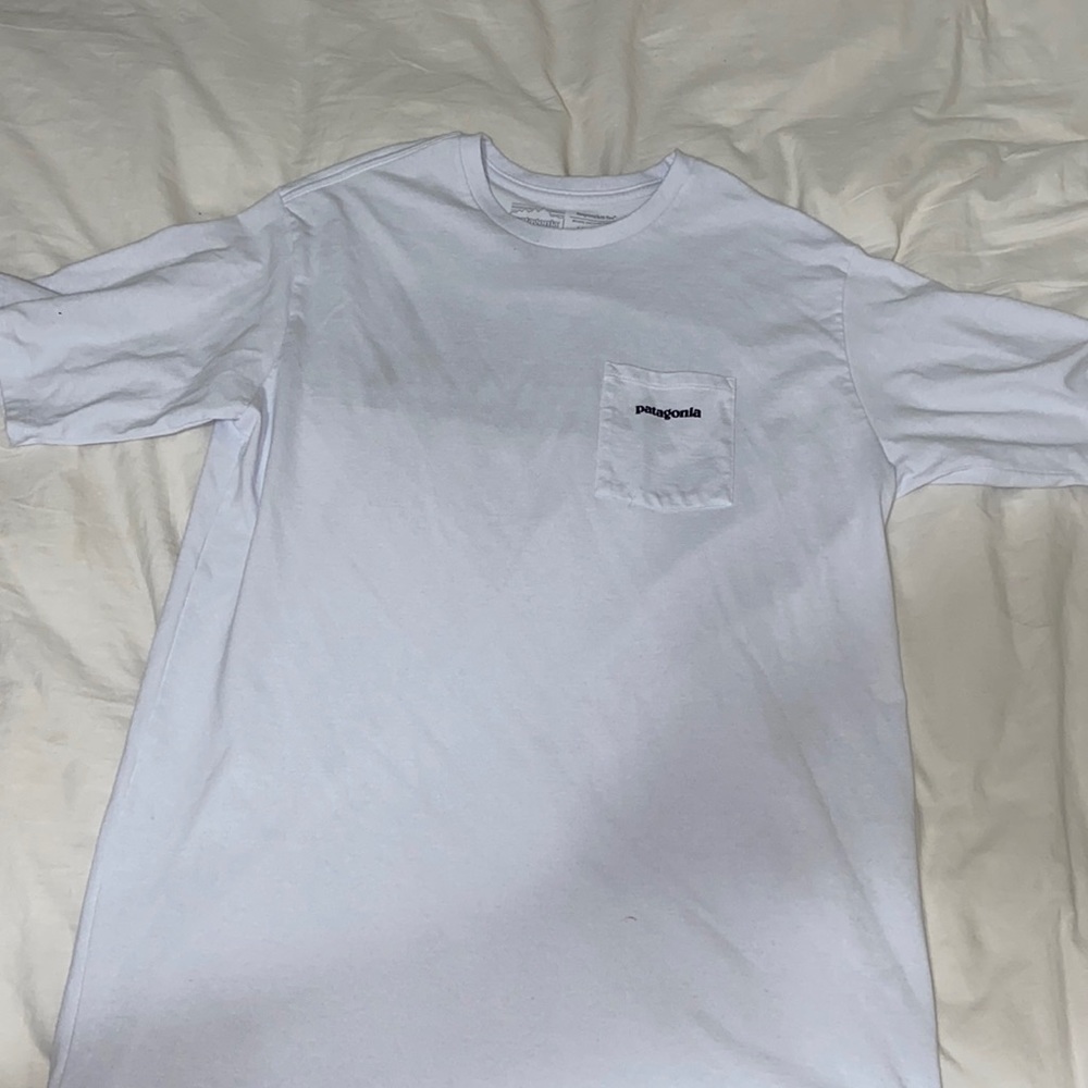 NEVER WORN White Patagonia size medium tee shirt!